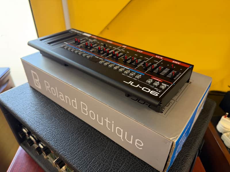 Roland JU-06 image 1