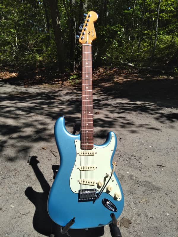 Fender Player Plus Stratocaster w/ PLEK'D Pau Ferro Fretboard - Opal Spark