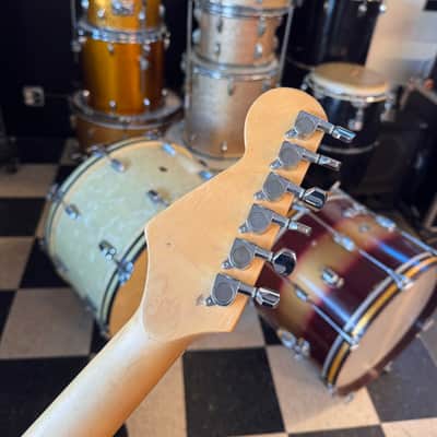 Unbranded Stratocaster-style electric guitar - Pink image 5