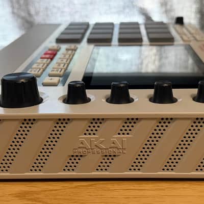 Akai MPC Live II Standalone Sampler Retro Edition image 4