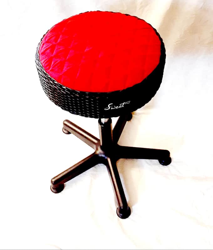 Sweet Thrones drum throne seat cover Sweet Thrones 2021 Premium Red / Black Quilted image 1