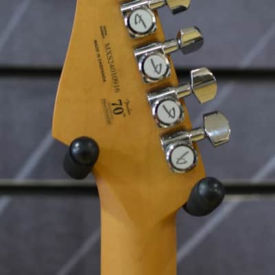 Fender Player Plus Stratocaster Olympic Pearl -  Incl Delux Gig Bag B Stock image 5