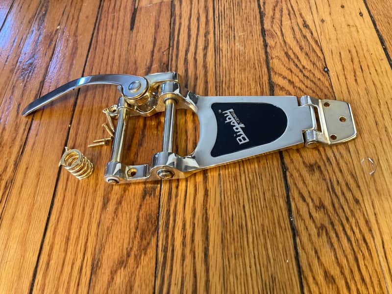 Licensed Bigsby B70G Vibrato Tailpiece w Hardware image 1