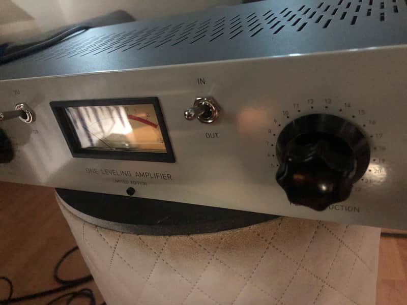 IGS Audio One LA 19 2022 - Grau image 1