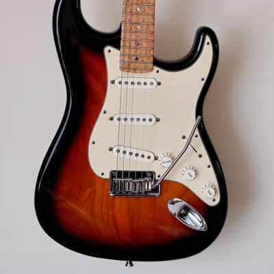 Fender Custom Shop Custom Deluxe Stratocaster image 5