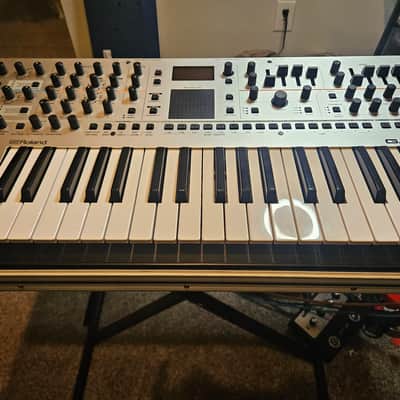 Roland Gaia 2 37-Key 22-Voice Synthesizer 2023 - Present - Silver image 2