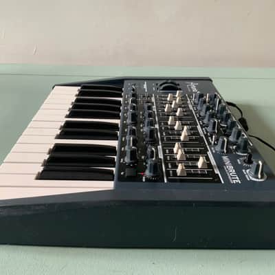 Arturia MiniBrute Analogue Monosynth – Original Version image 4