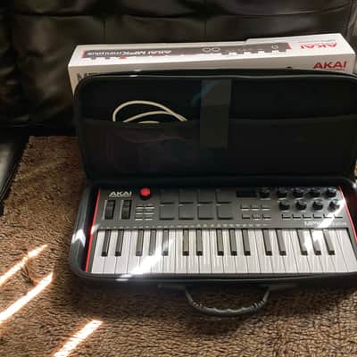 Akai MPK Mini Plus 🎹 + Akai LPD8 MK2 🥁 + Case 💼  (PACKAGE DEAL) - NEW