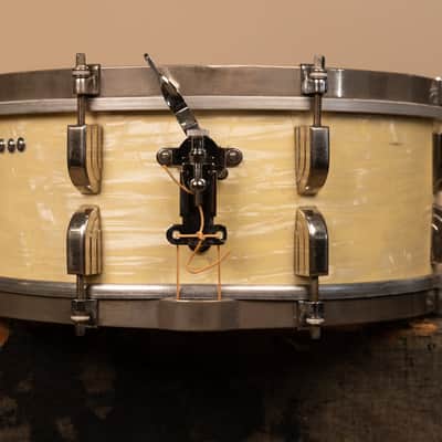 1940s Leedy 5.5x14 Avalon Pearl Broadway Snare Drum image 3
