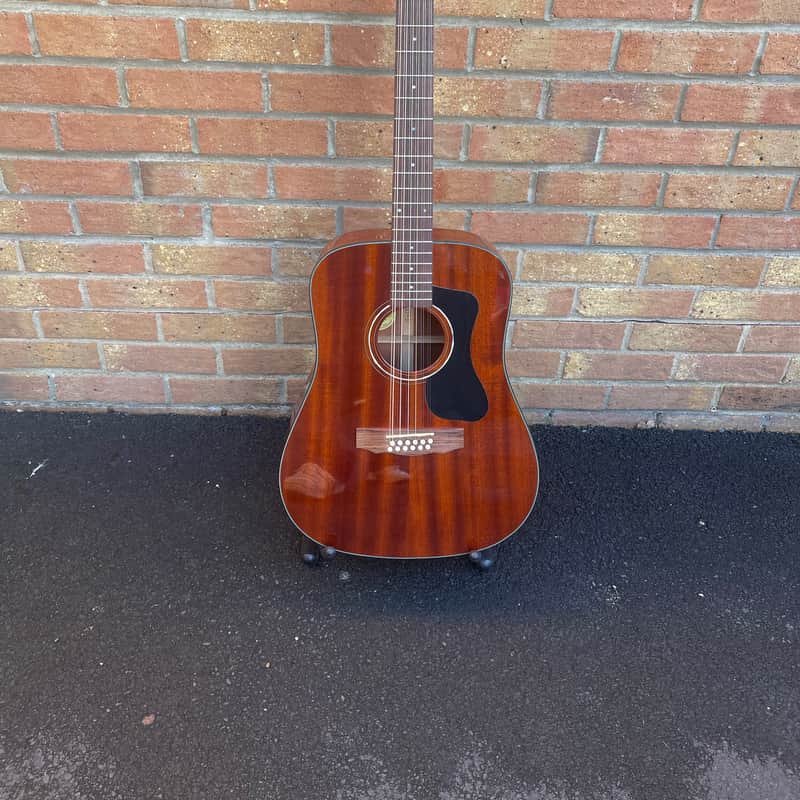 2012 – 2014 Guild D-125-12NAT Natural