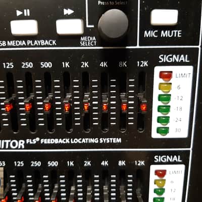 Peavey XR-S powered mixer. 2x 500 watt amplifiers, 8x XLR inputs, 2x graphic EQs image 4