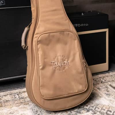Taylor BBTe Left-Handed Big Baby Taylor Acoustic/Electric Guitar with Gig Bag image 16