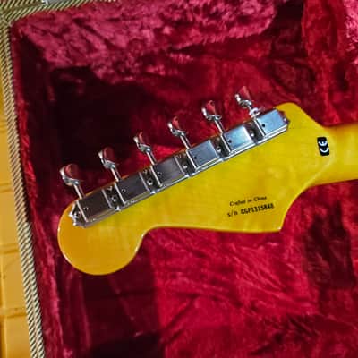 Fender modern player strat Mahogany body, tweed hardshell case image 6