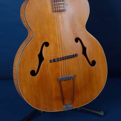 Kay K-46 / 1947-1951 / Carved Top, Bowed Neck image 1
