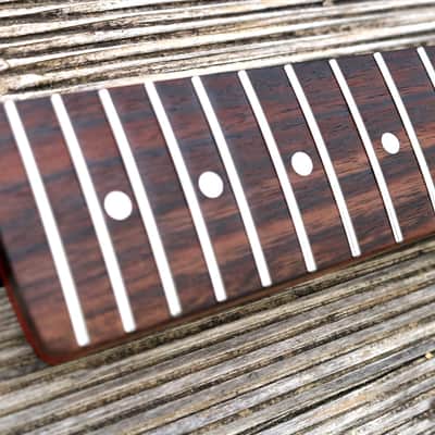 Stratocaster neck, mahogany, 22 frets, leveled and polished, 9,5" radius image 5