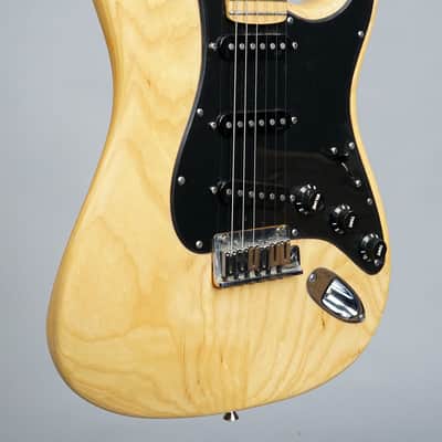 Fender American Deluxe Stratocaster 2005 - Natural stripped image 2