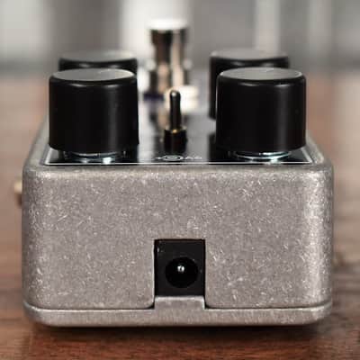 Electro-Harmonix EHX Bass Clone Analog Chorus Effect Pedal image 6