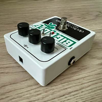 Electro-Harmonix Big Muff Pi with Tone Wicker Distortion / Sustainer 2008 - Present - White / Black / Green image 4