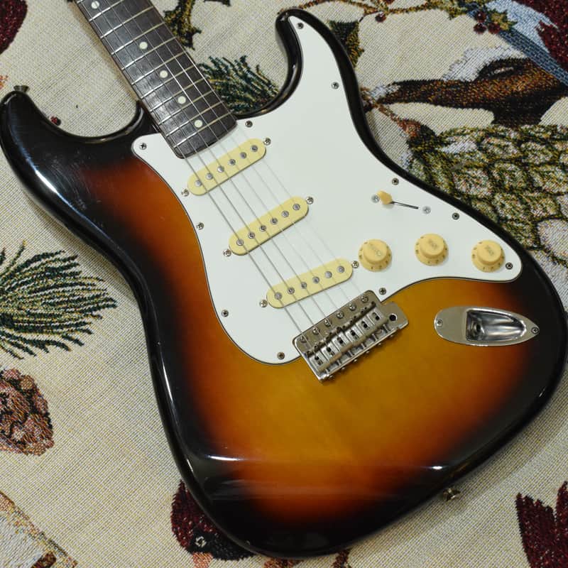 1987 Squier SST-30 Polyurethane / 3-Tone Sunburst