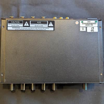 Shure SCM268 4 Channel Microphone Mixer image 3