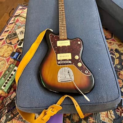 Fender Vintera '60s Jazzmaster Modified 2019 - 2020 - 3-Color Sunburst image 4
