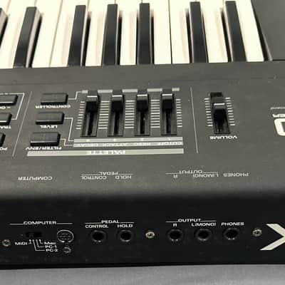 Roland XP-30 61-Key 64-Voice Expandable Synthesizer 1999 - 2004 - Black image 5