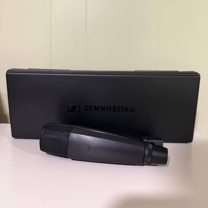 Sennheiser MD 421 II Cardioid Dynamic Microphone 2002 - Present - Black image 1