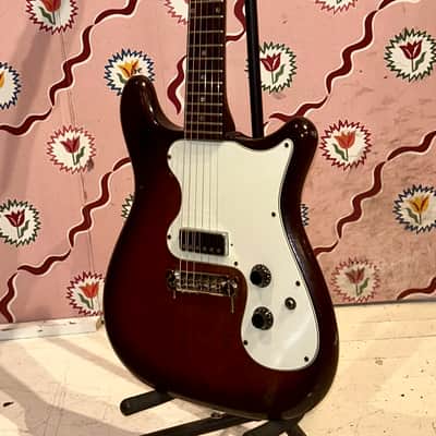 Vintage Epiphone Olympic - One Pickup - 60s - w/ gig bag image 2