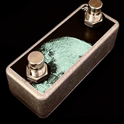 Saturnworks Soft Touch Normally Closed Momentary Double Switch with a Neutrik TRS Jack - Replaces the FS-6 for Momentary Switching Applications with Boss Devices - Handcrafted in California image 2