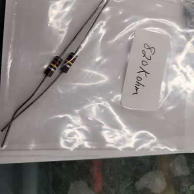 Bag Of Various Capacitors   Brown image 4