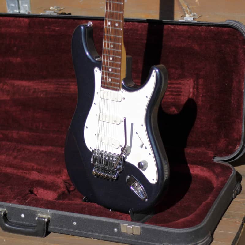 Peavey Falcon Active Blue 1990's - Blue image 1