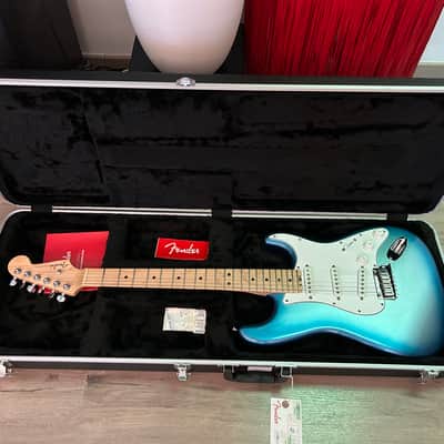 Fender American Elite Stratocaster image 3