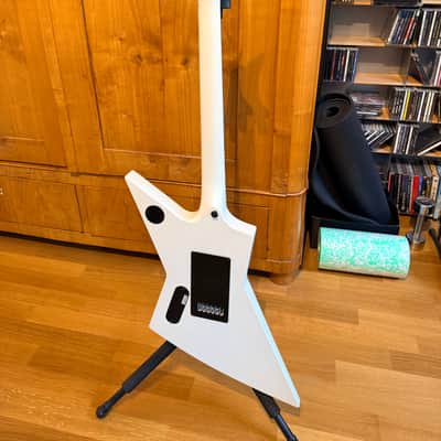 Solar Guitars E1.6ET - White Explorer with EverTune & Fishman Fluence - 2018 White Matte Bild 4