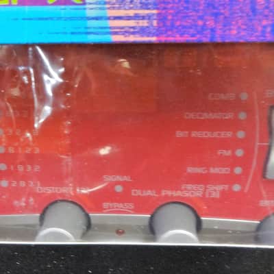 Alesis ModFX Bitrman Bit-Crusher, Ring Modulator, Distortion and more image 3