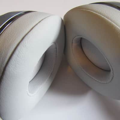 New Beats Solo3 Wireless  2020s image 3