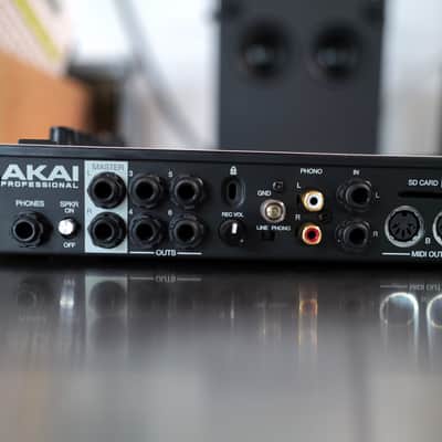 AKAI MPC LIVE II "WHITE" 2TB SSD FULLY LOADED W/ VST'S, AKAI EXP PACKS! image 7