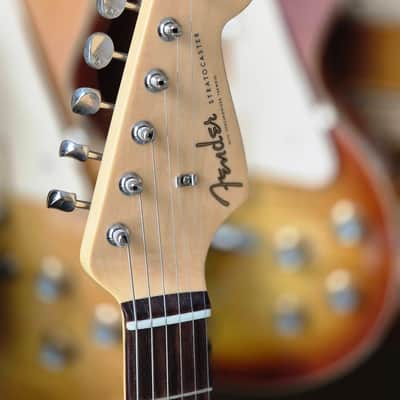 Fender Traditional ’60 Stratocaster Made in Japan 2025 - Competition 3-Color Sunburst image 7