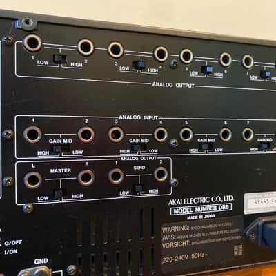 Akai DR8 8 Track Hard Disc Recorder. Version 2.32. Digital
