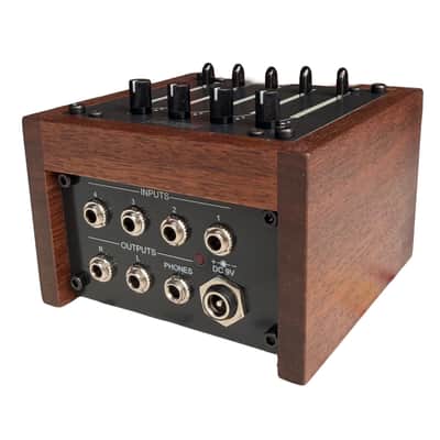 Hikari Instruments 4 Channel Desktop Mixer image 2