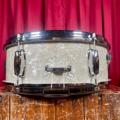 1960s Slingerland 5.5x14 Deluxe Student Model No. 161 Snare Drum White Marine Pearl image 4