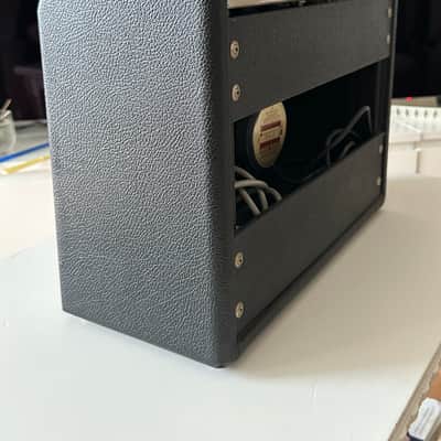 FENDER VIBRO CHAMP 1978 EU version 200-240 volt, incl. Footswitch image 8