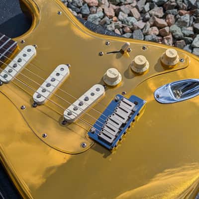 1993 Fender Stratocaster 40th Anniversary Aluminum Anodized Gold Body Limited Edition RARE! image 7
