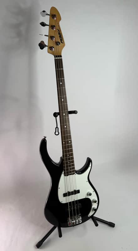 Peavey Milestone III Bass (Black) – Very Good Condition | Owned & Tested by Mostly Music