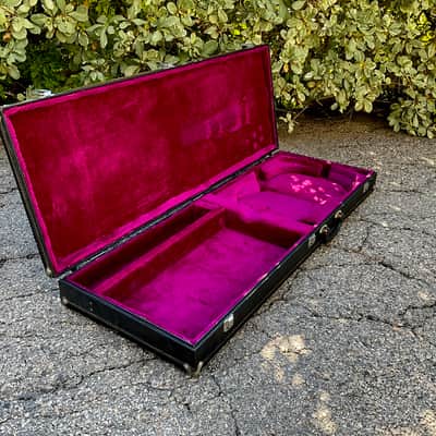 VINTAGE LATE 60'S / EARLY 70'S GIBSON SG STYLE HARD CASE IN VERY GOOD CONDITION image 6