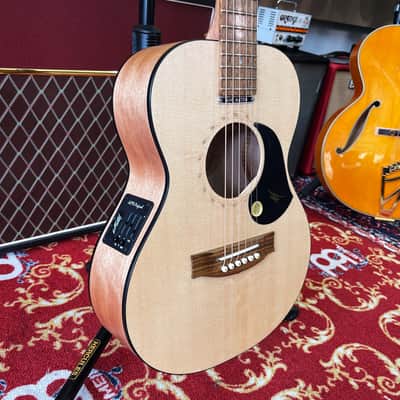 Maton Mini EM6 w/ Case image 7