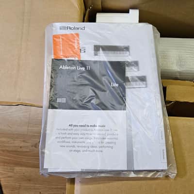 Roland FANTOM-08 88-Key Workstation, B-stock from Roland UK. Full 2 yr warranty. MINT image 9