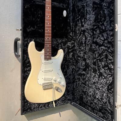 Michael Tuttle Custom Classic S - Mary Kay White Nitro image 17