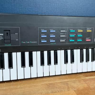 Casio SK-2 32 Keys Sampling Keyboard in Excellent Condition image 2