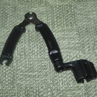 new (no package) very near A+ D'Addario Planet Waves PRO-WINDER Black String Winder & Cutter & Bridge Pin Puller DP0002 for guitar, mandolin, ukulele & banjos (black hard plastic with hardened steel wire cutters) just has few minor natural imperfections image 23