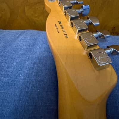 Fender American Deluxe Telecaster with Maple Fretboard 2004 - 2010 - 3-Color Sunburst image 6